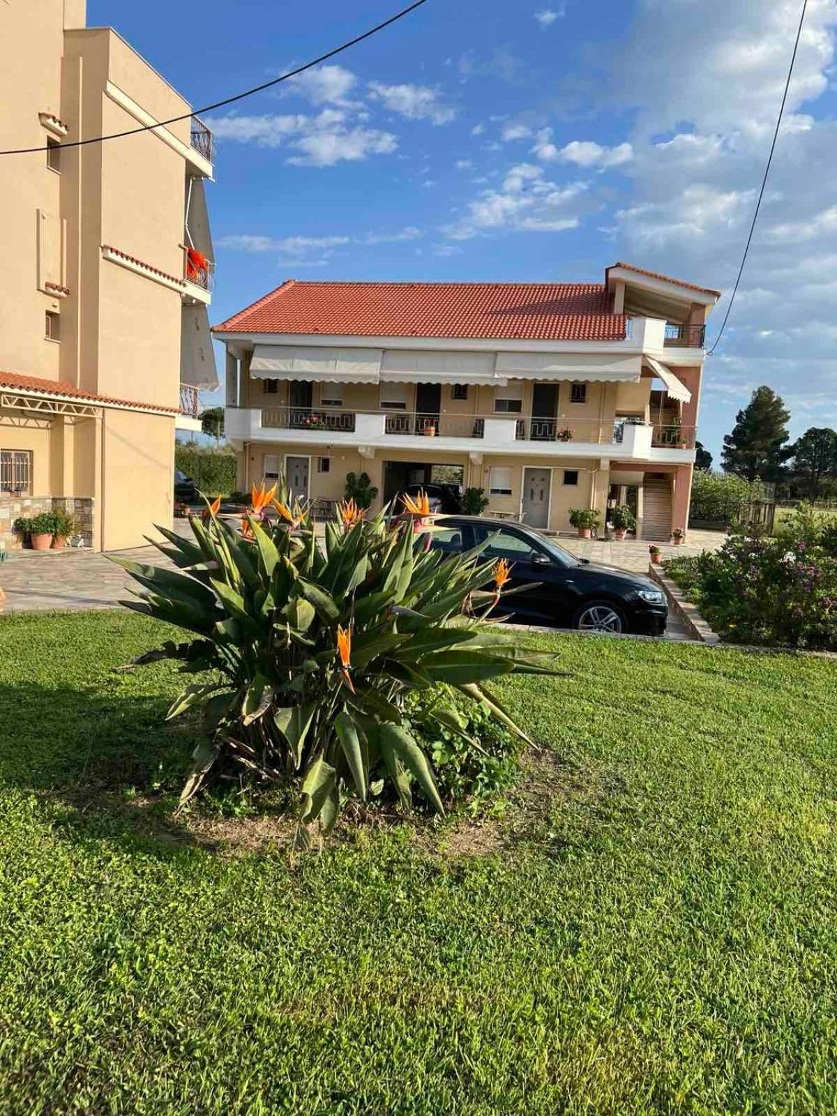Flo'S Apartments Missolonghi Exterior photo